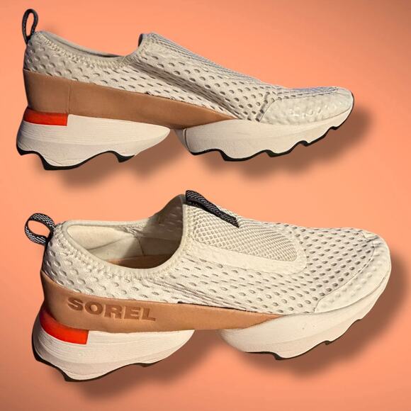 Woman's Size 10.5 SOREL Kinetic Tan And White Impact II Trainer Sneaker EUC - Picture 2 of 10